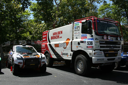 Team XDakar probleemloos door de keuring, brede grijs Erik van Loon